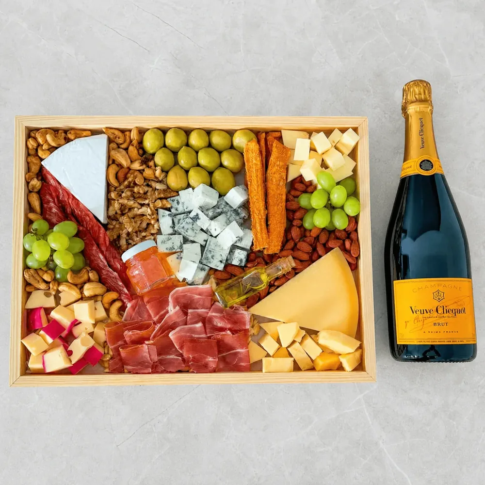 Box Premium Especial + Champagne Veuve Clicquot